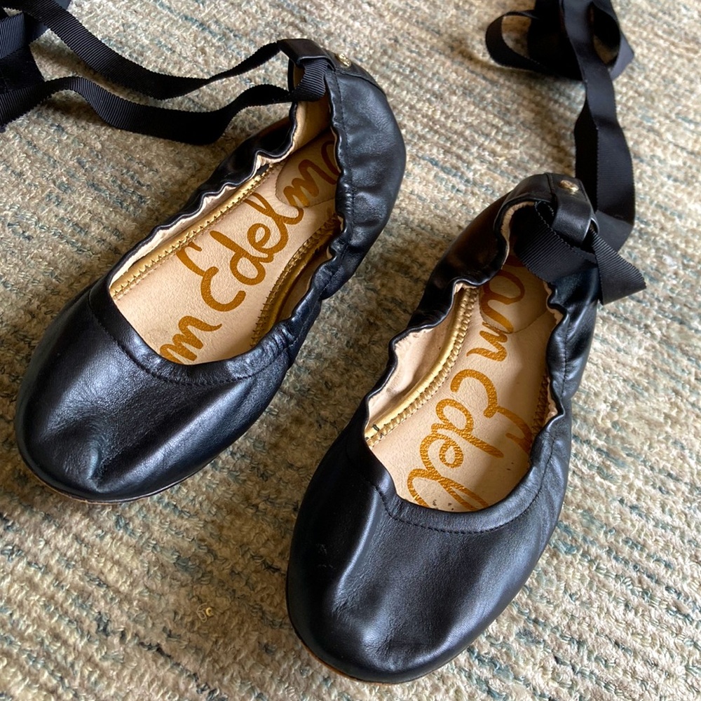 Sam Edelman black leather ballet flats with ribbon ankle ties. Size 8.